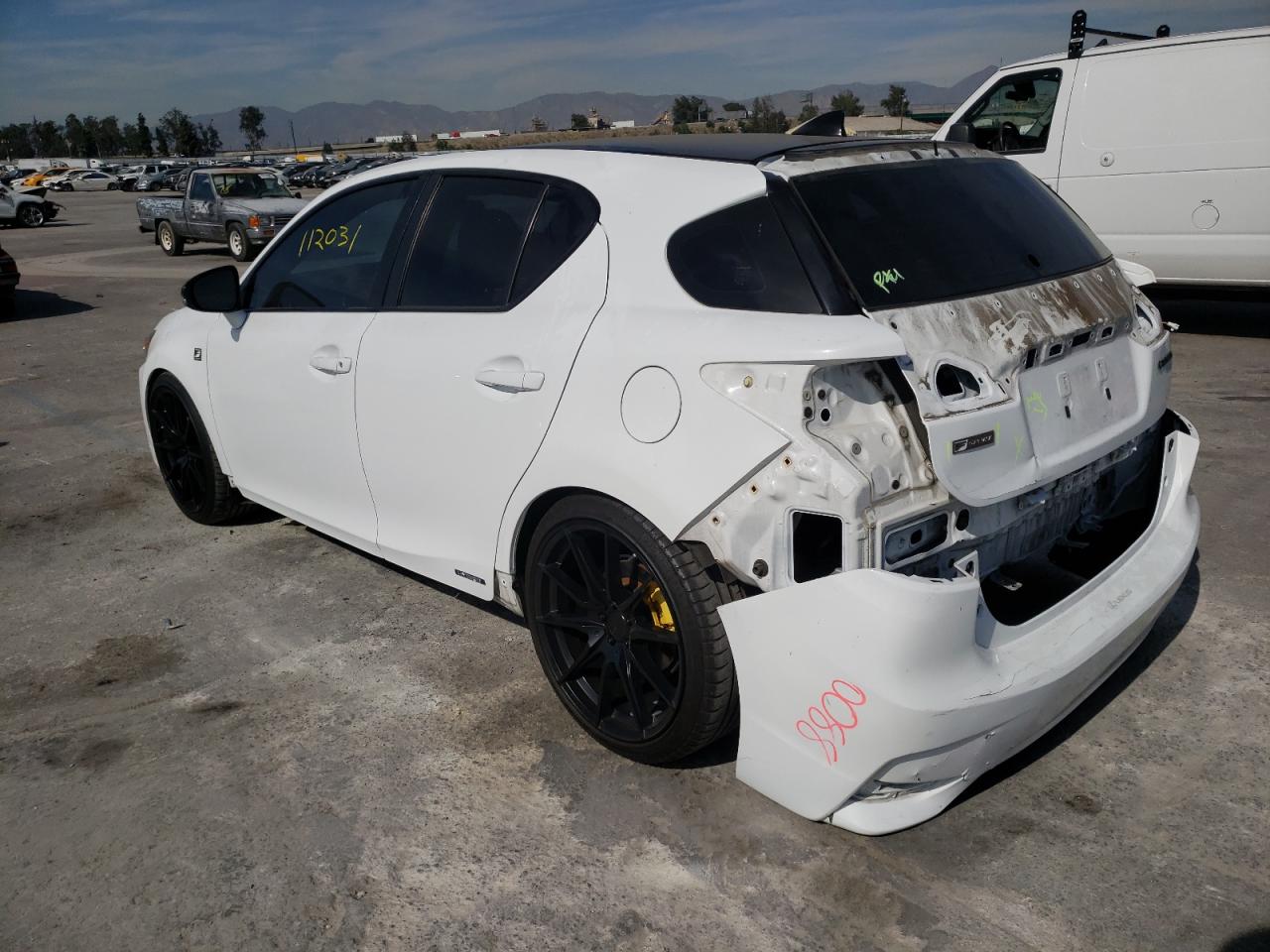 Photo 3 from auction – 2014 LEXUS CT 200 with VIN JTHKD5BH9E2209647