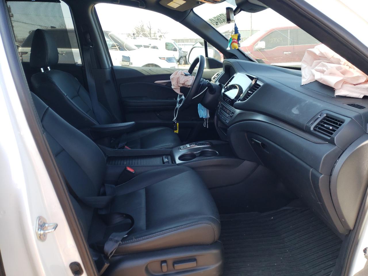 Photo 5 from auction – 2020 HONDA PASSPORT E with VIN 5FNYF8H52LB020689