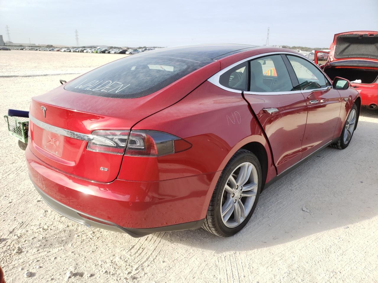 Photo 4 from auction – 2014 TESLA MODEL S with VIN 5YJSA1H17EFP61397