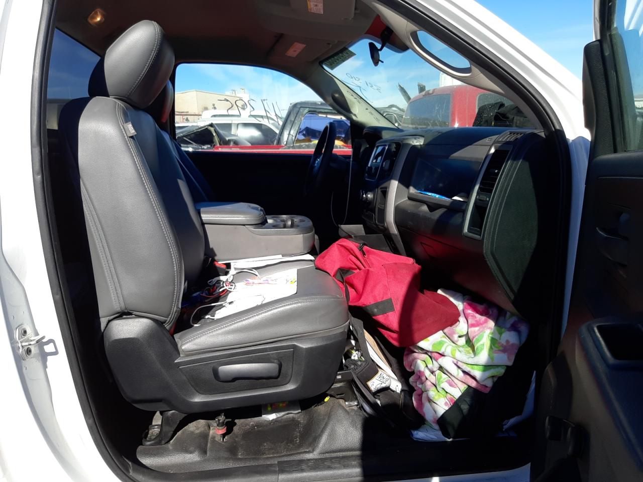 Photo 5 from auction – 2014 RAM 1500 ST with VIN 3C6JR6DT8EG331310