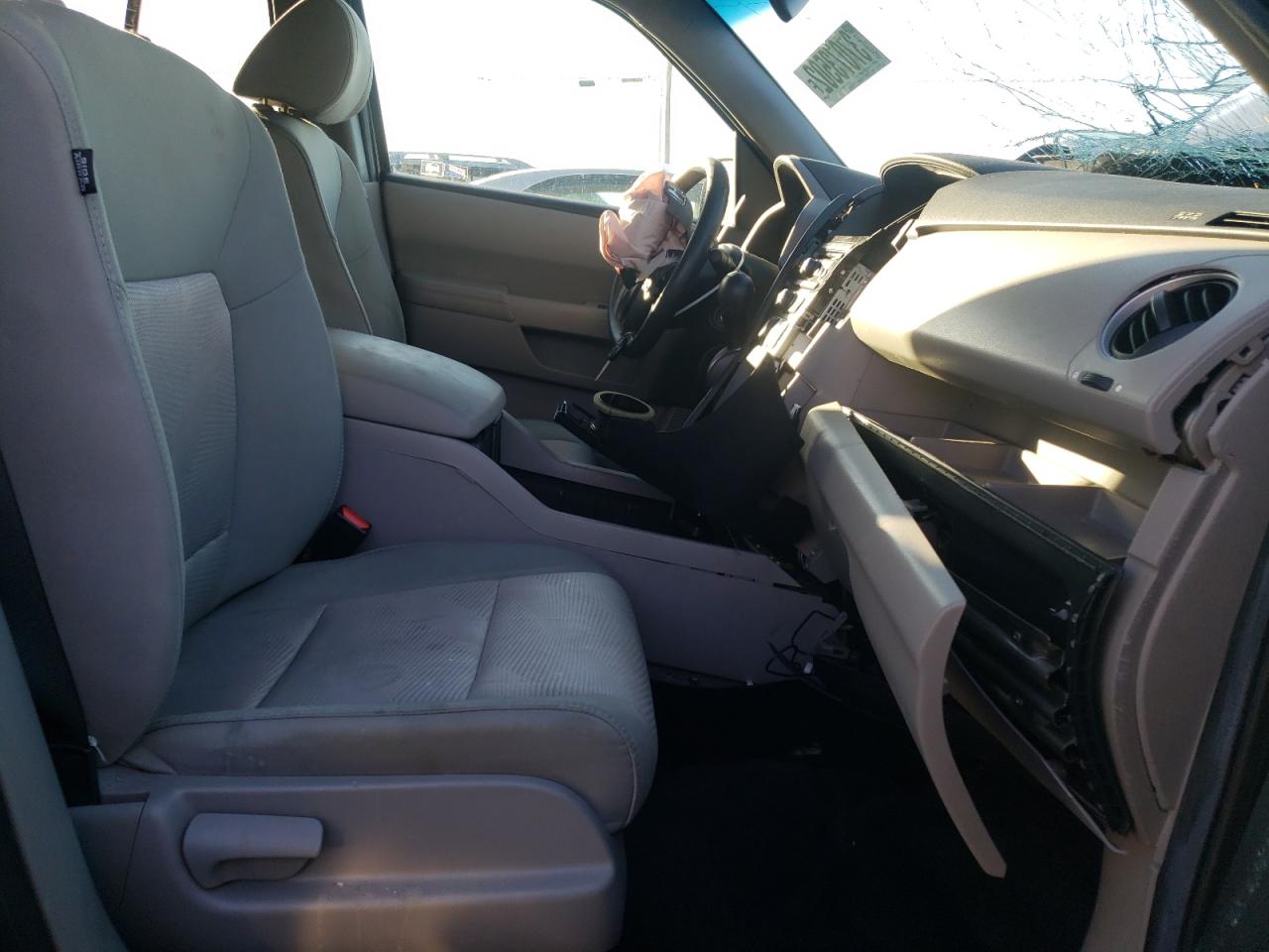 Photo 5 from auction – 2012 HONDA PILOT LX with VIN 5FNYF3H22CB003352