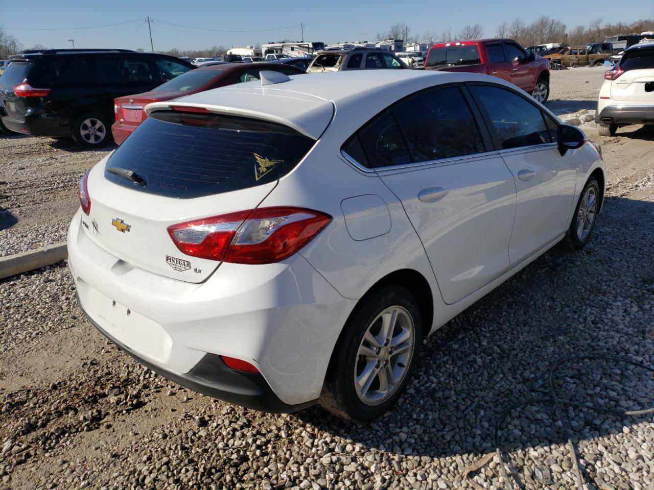 Photo 4 from auction – 2018 CHEVROLET CRUZE LT with VIN 3G1BE6SM0JS526418