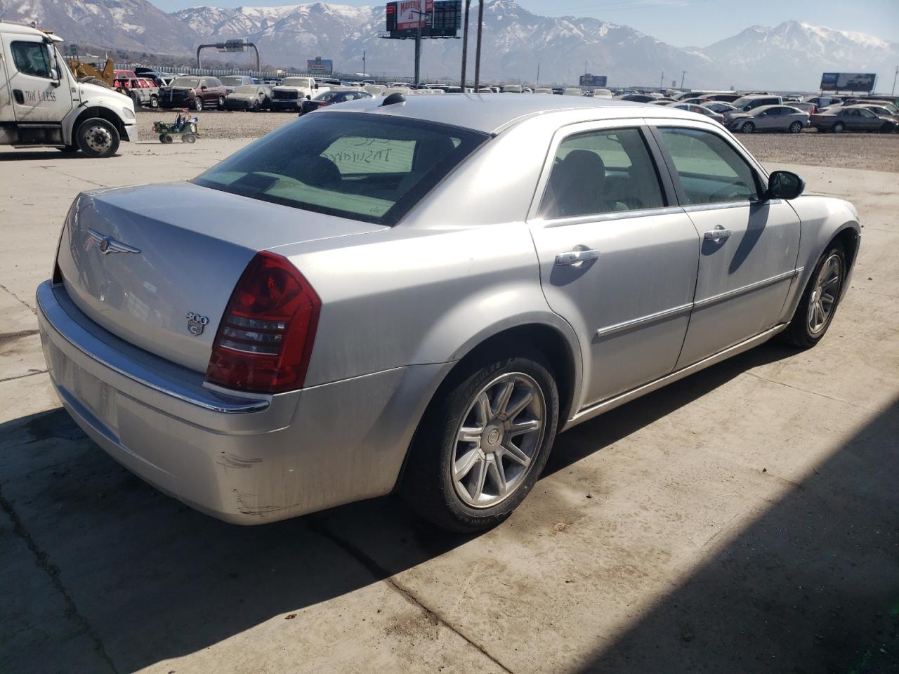 Photo 4 from auction – 2006 CHRYSLER 300C with VIN 2C3KA63H86H209876