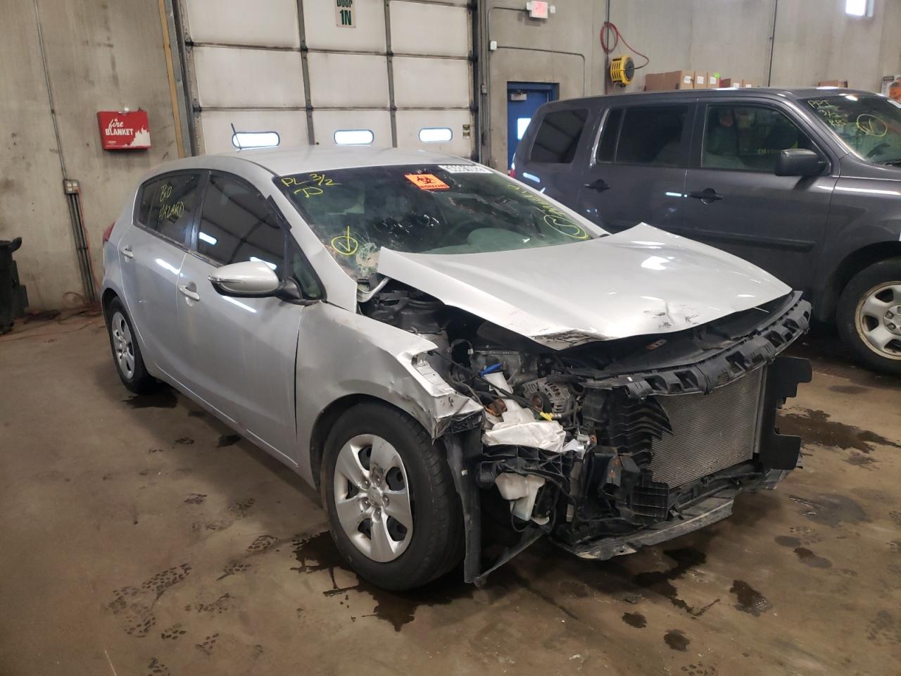 KIA FORTE LX 2017 with VIN KNAFK5A86H5730528 - Photo from auction