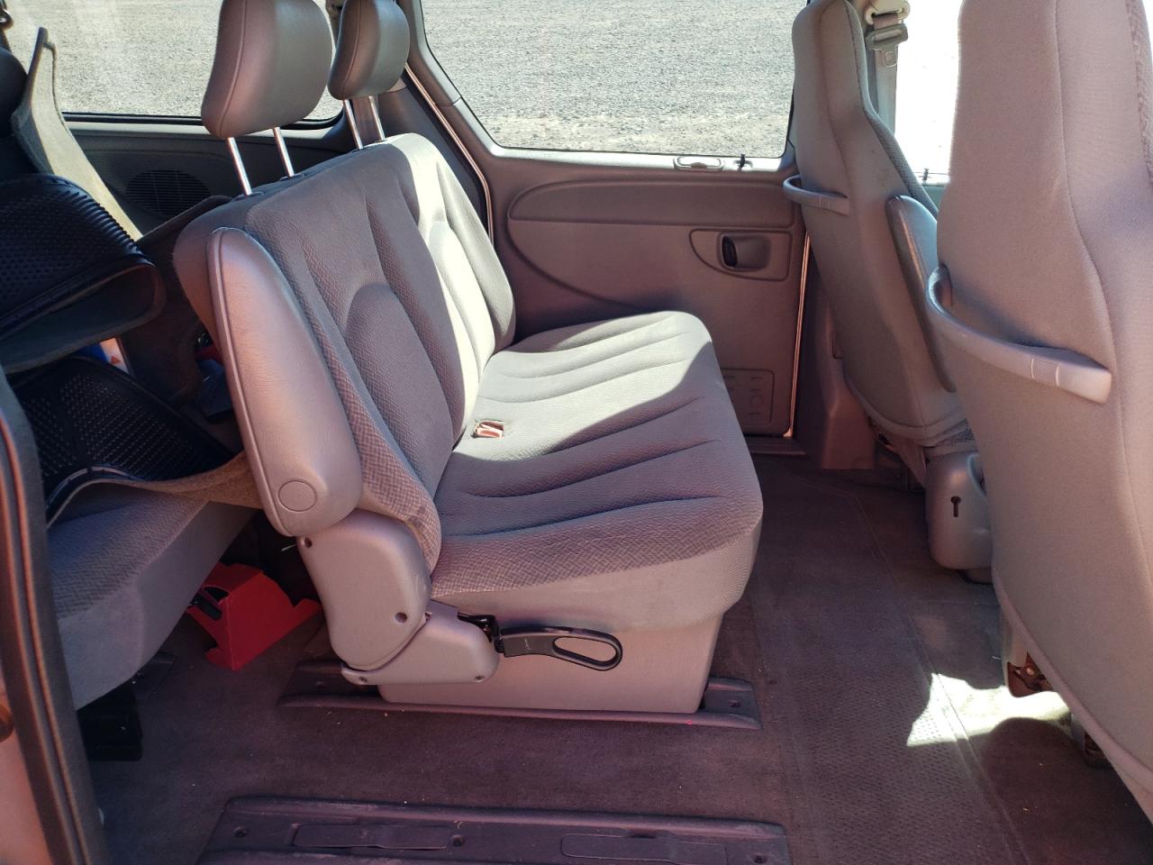 Photo 6 from auction – 2005 DODGE GRAND CARA with VIN 1D4GP24R15B227128