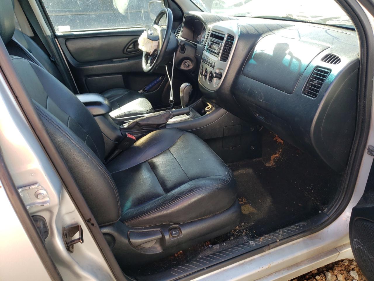 Photo 5 from auction – 2006 FORD ESCAPE LIM with VIN 1FMYU04146KC95218