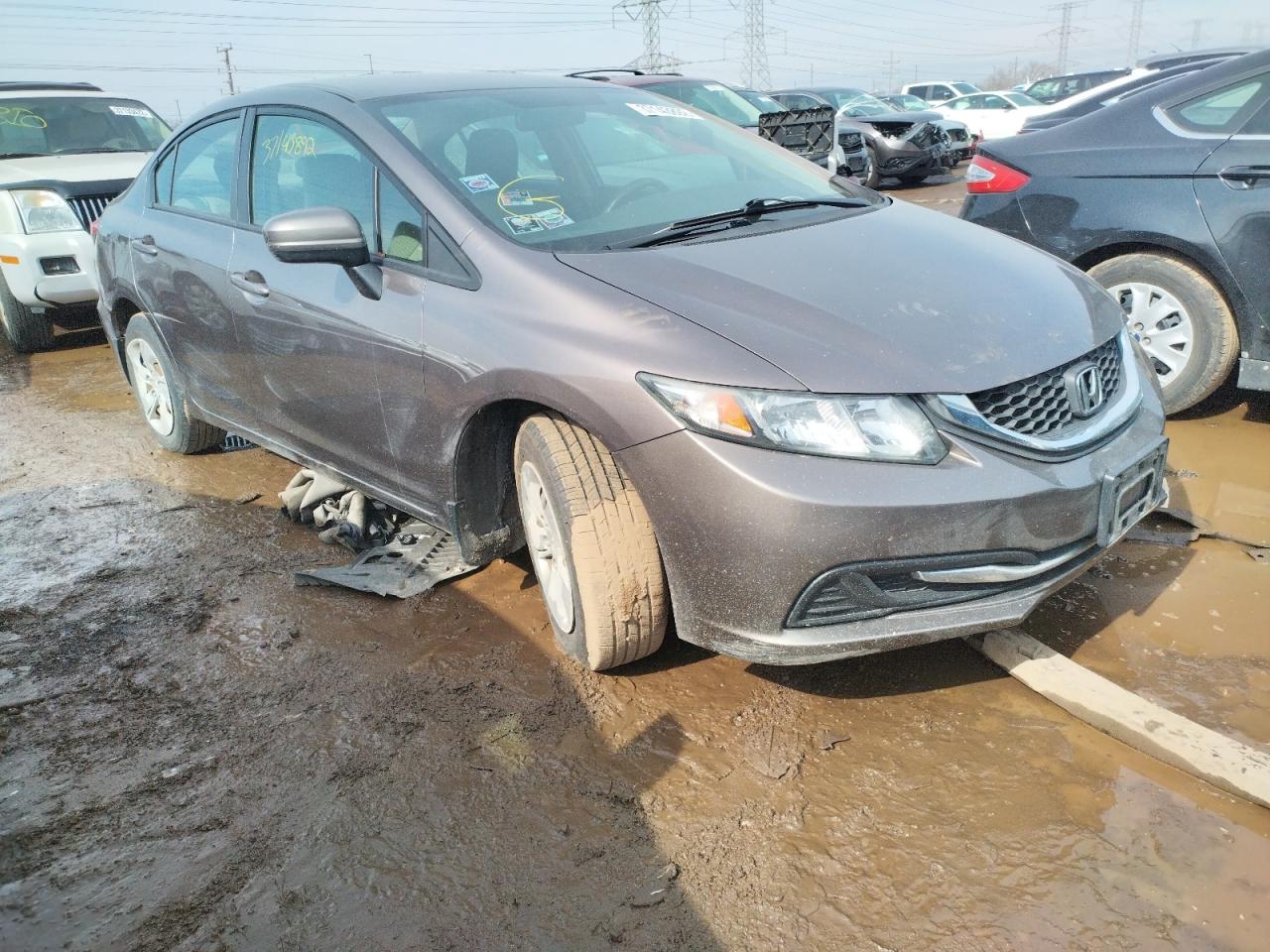 HONDA CIVIC LX 2014 مع رقم تعريف المركبة 19XFB2F52EE017755 - صورة من المزاد