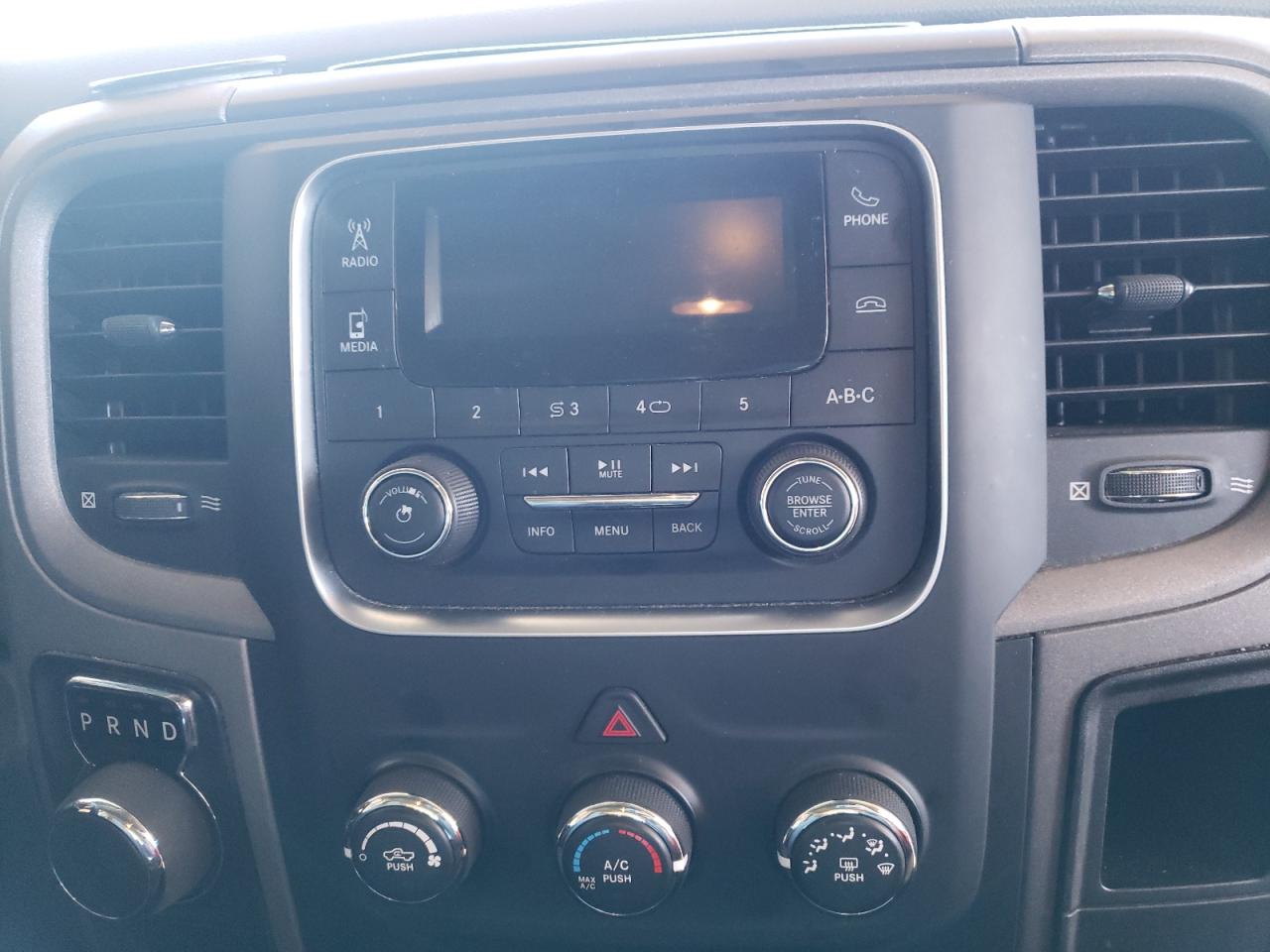 Photo 9 from auction – 2018 RAM 1500 ST with VIN 1C6RR6FG6JS202035