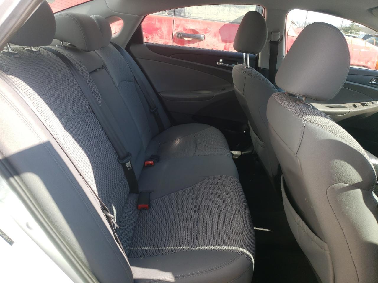 Photo 6 from auction – 2014 HYUNDAI SONATA GLS with VIN 5NPEB4AC3EH941811