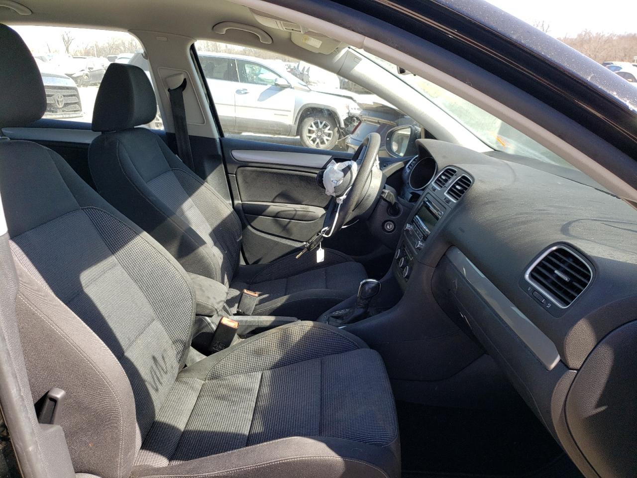 Photo 5 from auction – 2012 VOLKSWAGEN GOLF with VIN WVWDB7AJ4CW255358