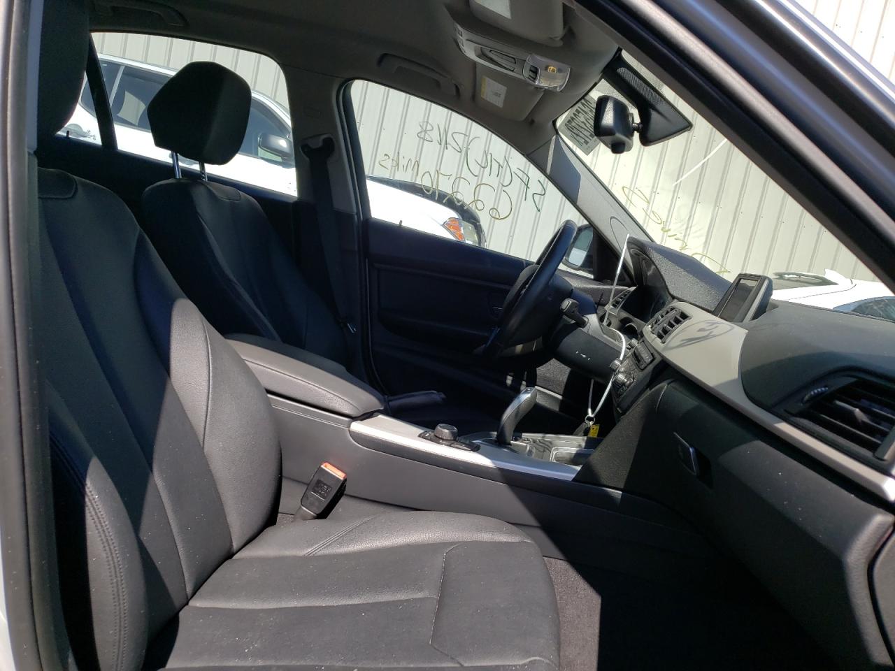 Photo 5 from auction – 2014 BMW 320 I with VIN WBA3B1G59ENS79101