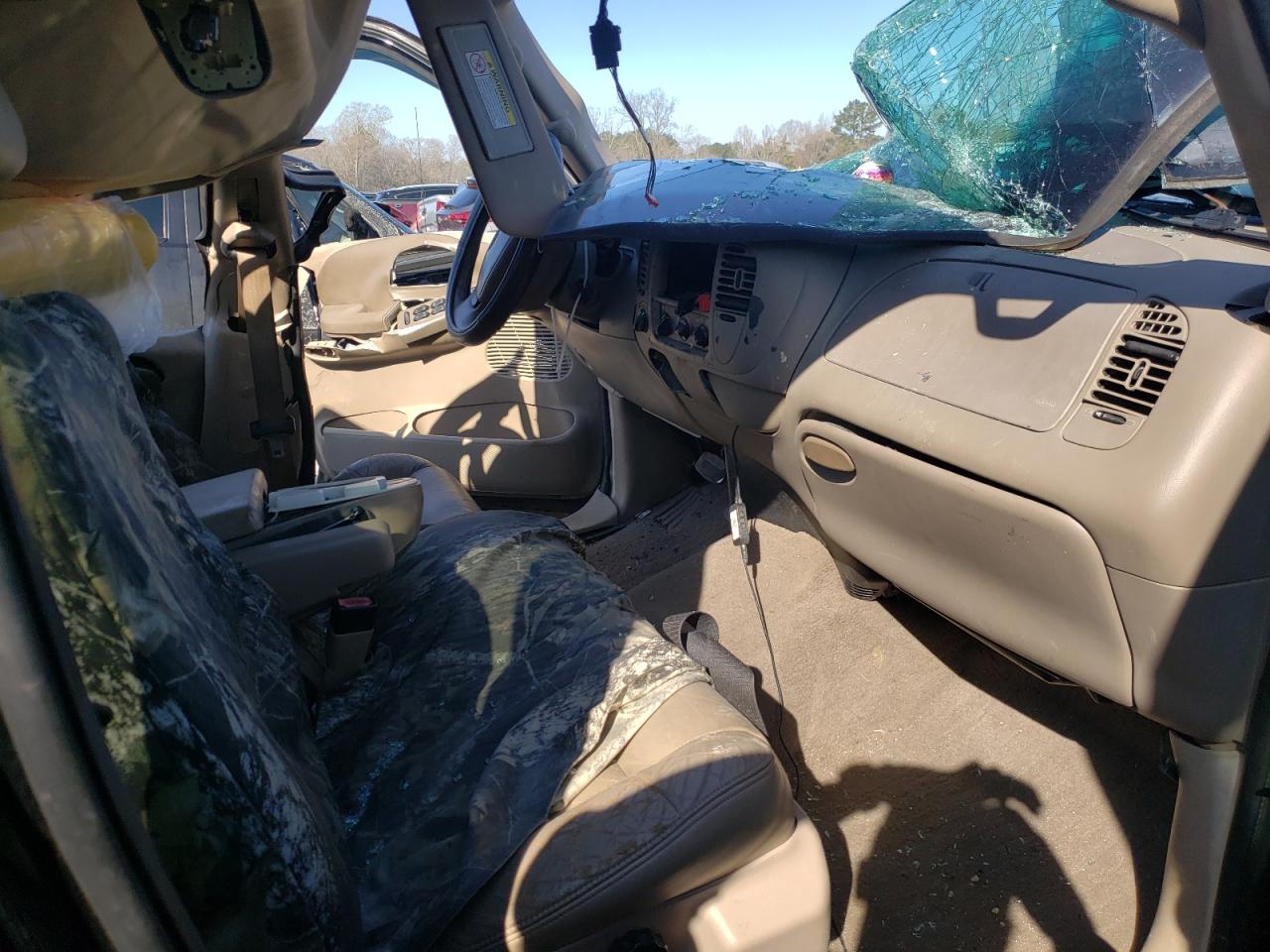 Photo 5 from auction – 2001 FORD F150 SUPER with VIN 1FTRW08L91KC33479