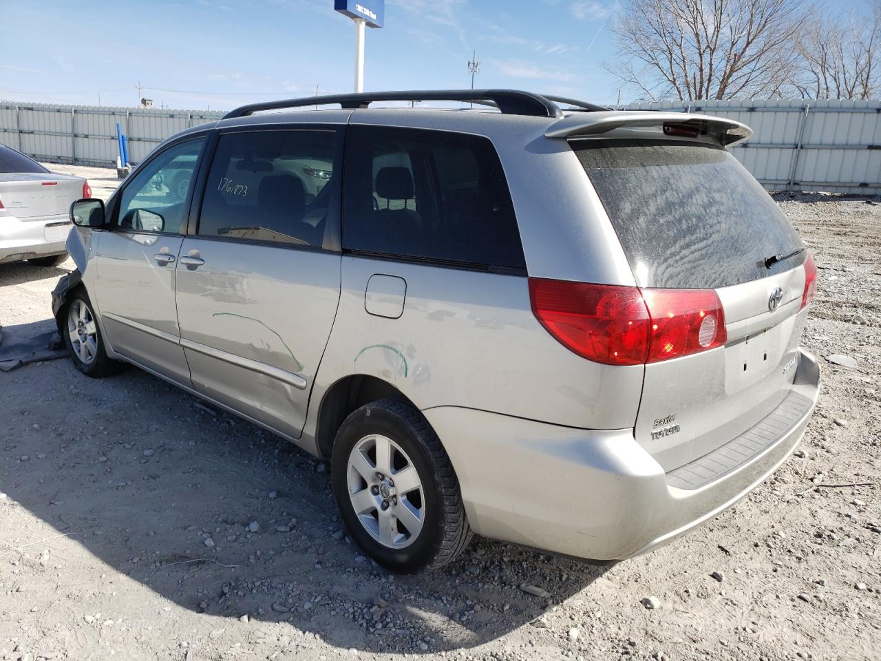 Photo 3 from auction – 2008 TOYOTA SIENNA with VIN 5TDZK23C08S115483