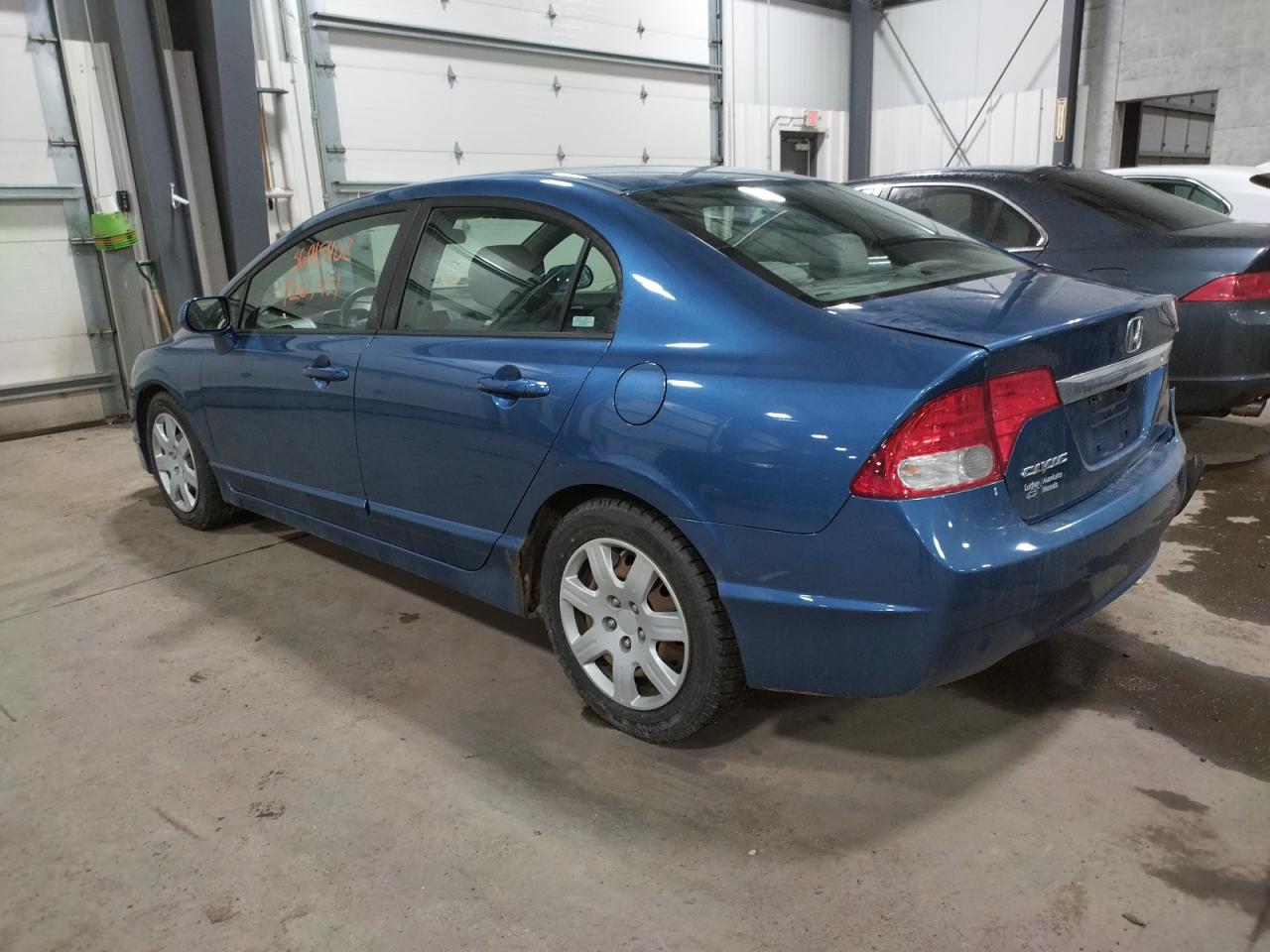 Photo 3 from auction – 2009 HONDA CIVIC LX with VIN 19XFA16549E019123