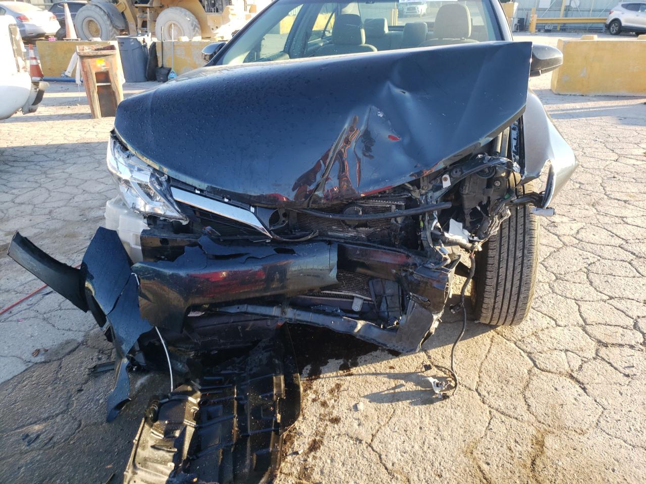 Photo 9 from auction – 2014 TOYOTA CAMRY L with VIN 4T1BF1FK1EU327718