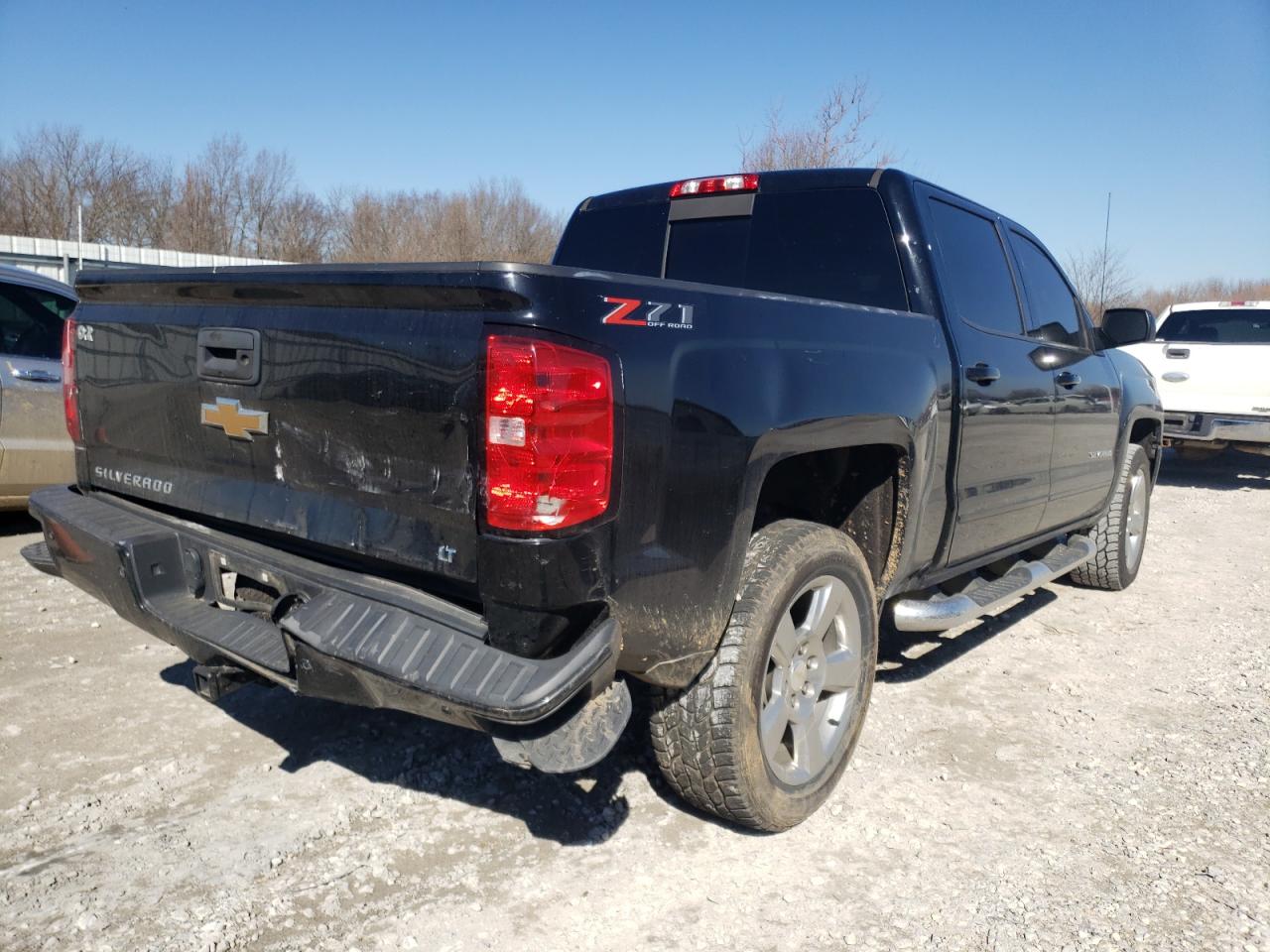 Photo 4 from auction – 2018 CHEVROLET SILVERADO with VIN 3GCUKREC0JG605006