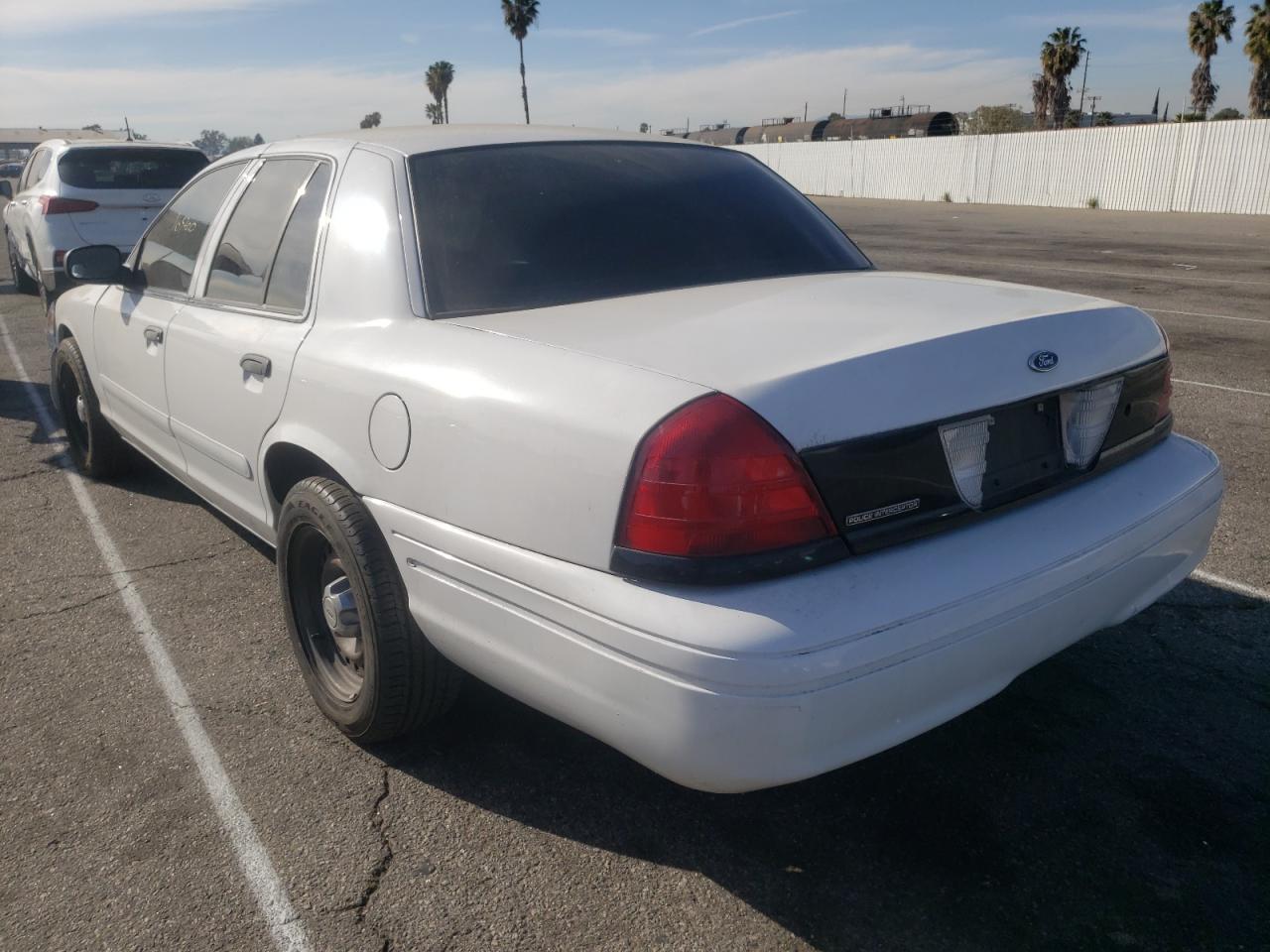 Photo 3 from auction – 2003 FORD CROWN VICT with VIN 2FAHP71W23X165523