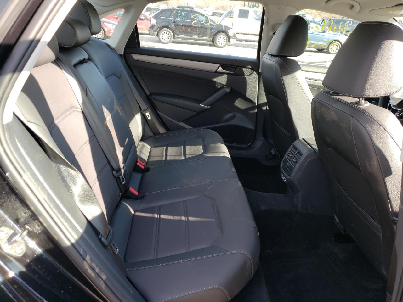 Photo 6 from auction – 2022 VOLKSWAGEN PASSAT with VIN 1VWSA7A32NC000737