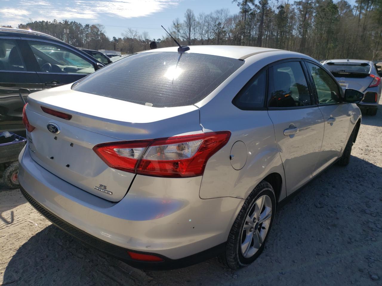 Photo 4 from auction – 2014 FORD FOCUS SE with VIN 1FADP3F23EL271797