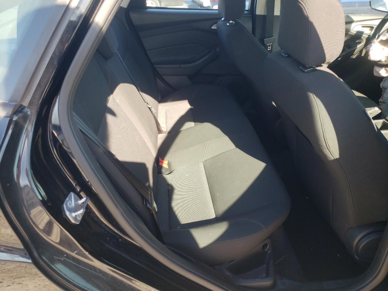 Photo 6 from auction – 2016 FORD FOCUS SE with VIN 1FADP3F2XGL336132