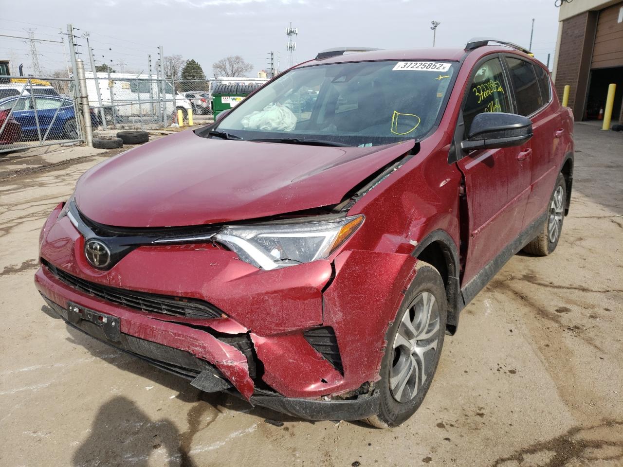 Photo 2 from auction – 2018 TOYOTA RAV4 LE with VIN 2T3ZFREV3JW517949