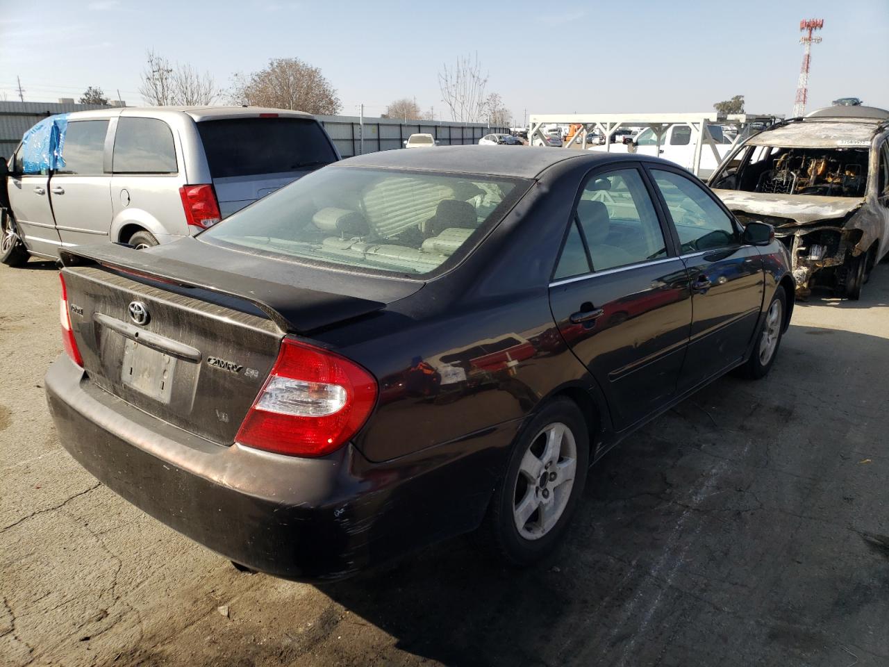 Photo 4 from auction – 2002 TOYOTA CAMRY LE with VIN JTDBF30K720004382