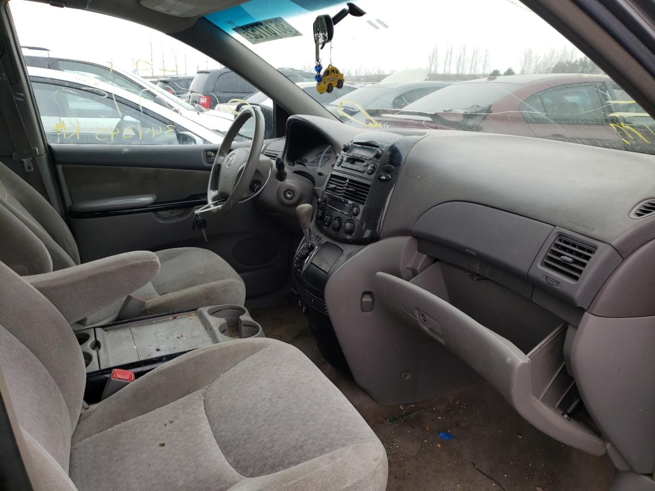 Photo 19 from auction – 2005 TOYOTA SIENNA CE with VIN 5TDZA29C85S321639