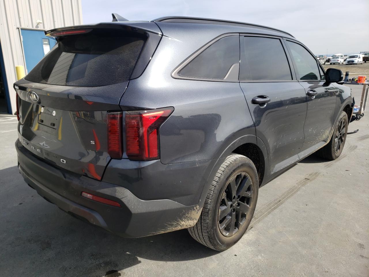Photo 4 from auction – 2021 KIA SORENTO S with VIN 5XYRLDLC8MG030181