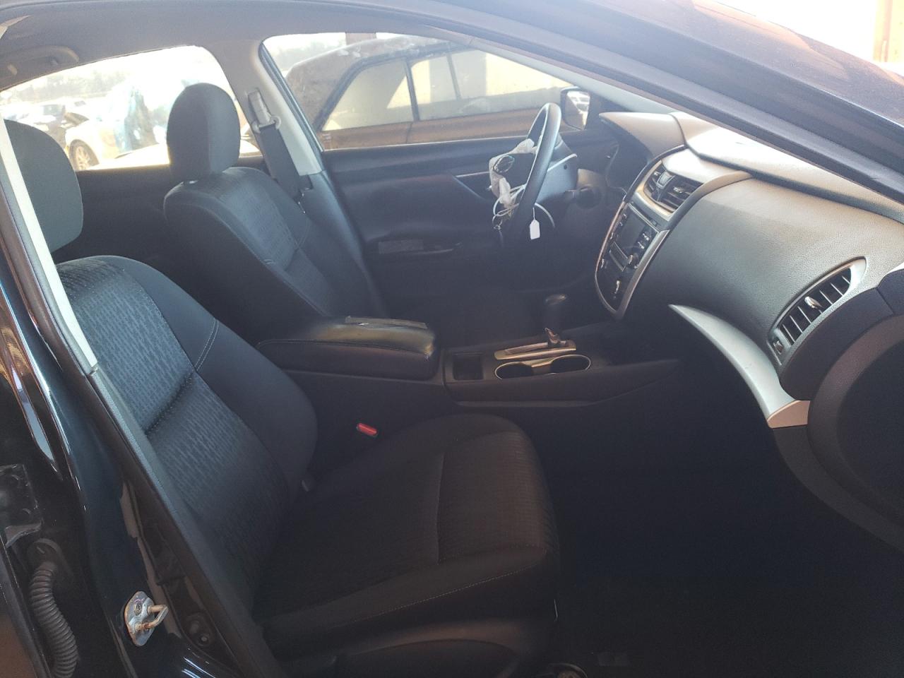 Photo 5 from auction – 2016 NISSAN ALTIMA 2.5 with VIN 1N4AL3AP4GC231751