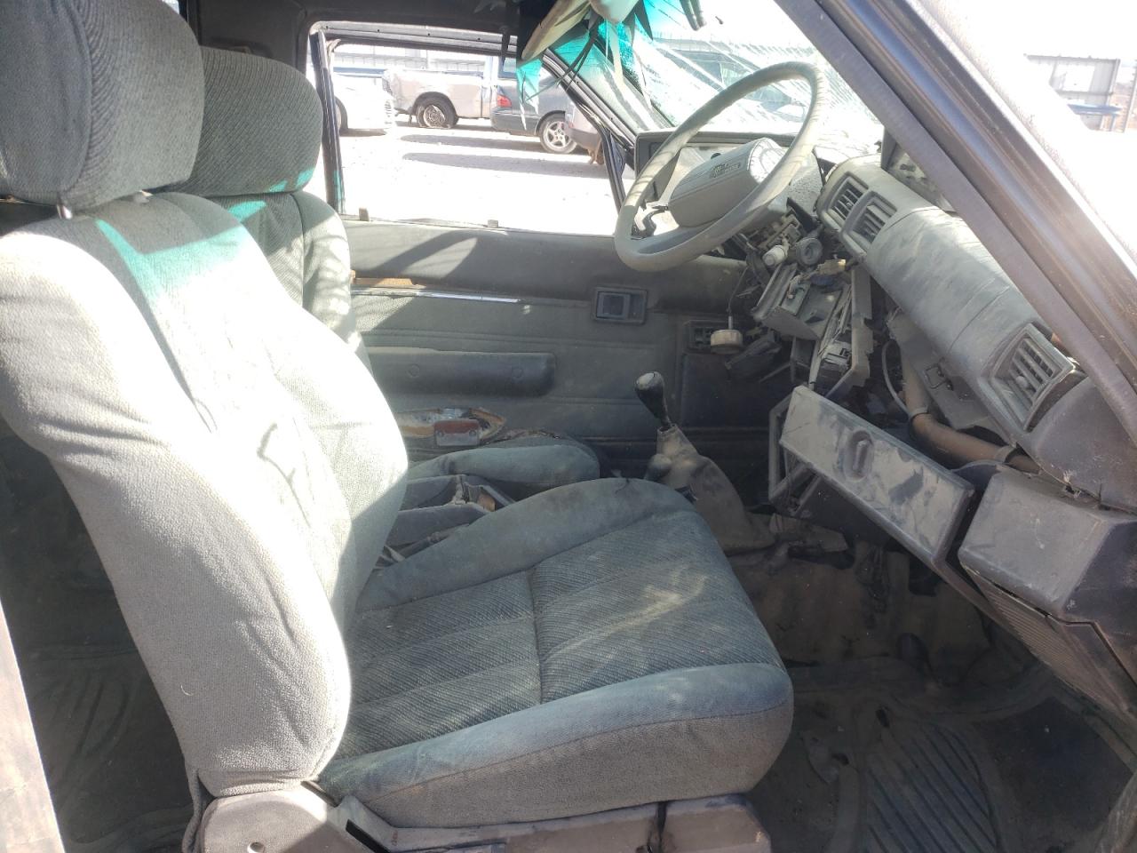 Photo 5 from auction – 1987 TOYOTA 4RUNNER with VIN JT4RN62S4H0179231