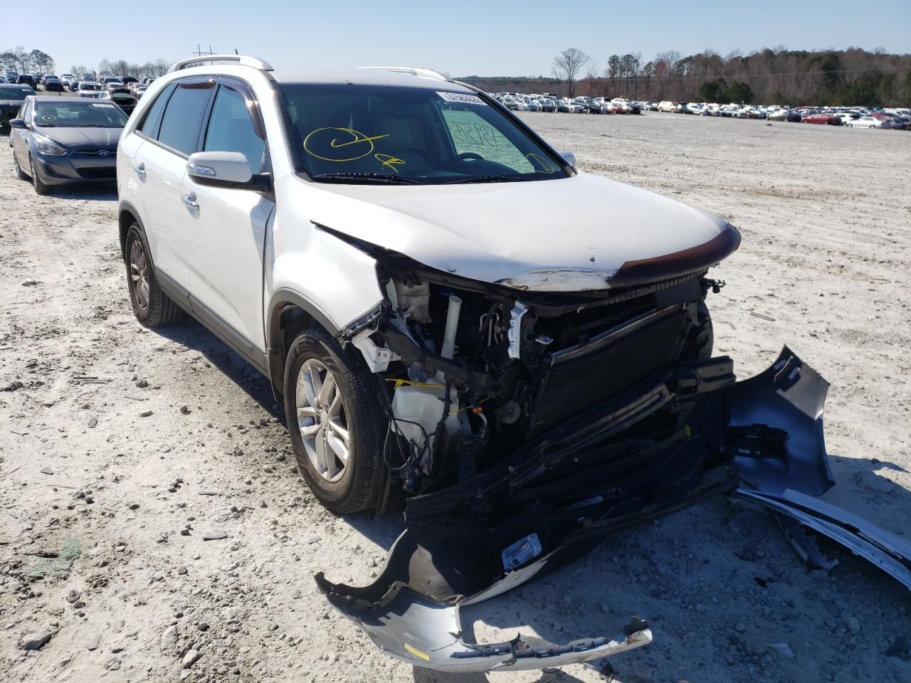 KIA SORENTO LX 2015 with VIN 5XYKT4A65FG647376 - Photo from auction