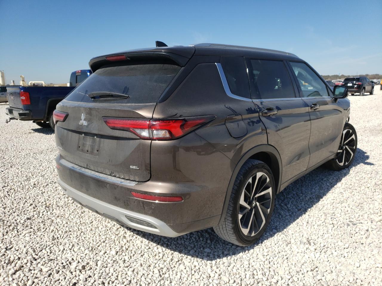 Photo 4 from auction – 2022 MITSUBISHI OUTLANDER with VIN JA4J3VA86NZ044286