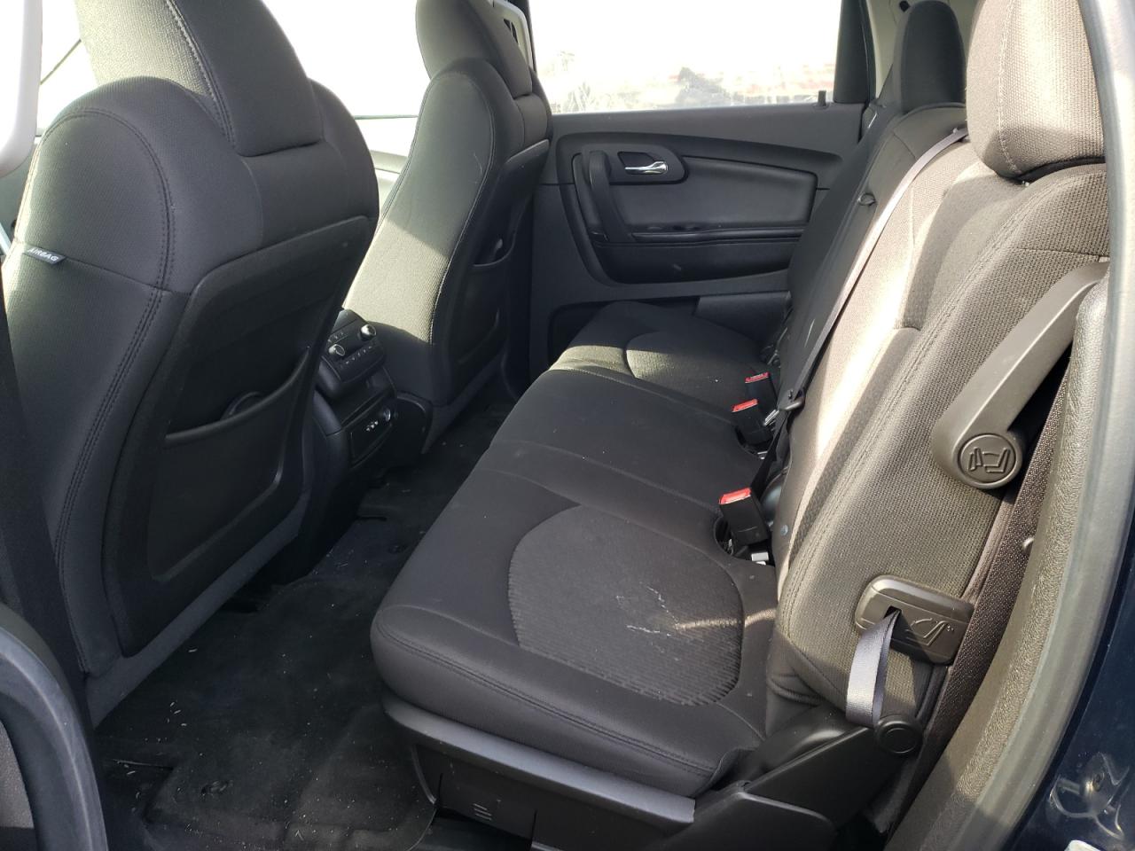Photo 6 from auction – 2010 CHEVROLET TRAVERSE L with VIN 1GNLRFED5AS144982