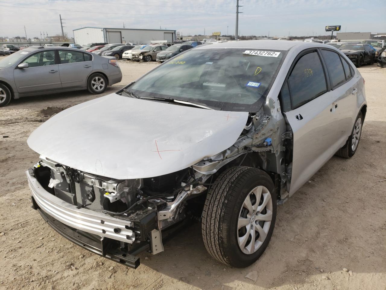 Photo 2 from auction – 2022 TOYOTA COROLLA LE with VIN JTDEPMAEXNJ210772