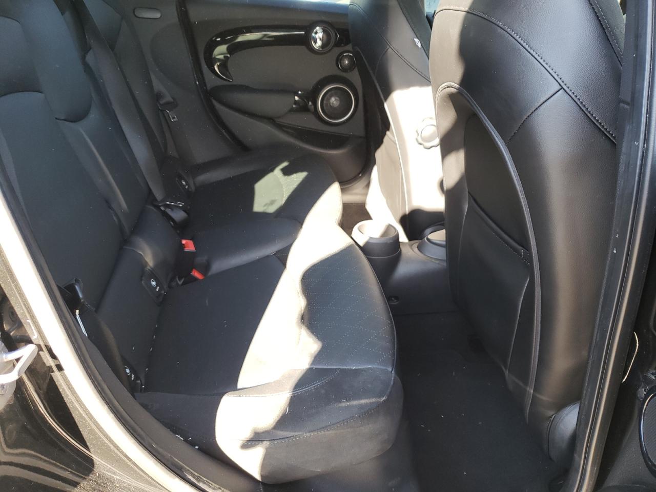 Photo 6 from auction – 2015 MINI COOPER S with VIN WMWXU3C51F2B65760