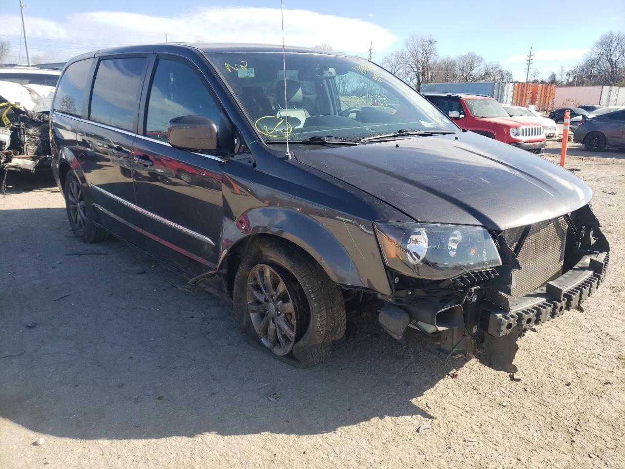 CHRYSLER TOWN & COU 2016 with VIN 2C4RC1HG7GR104975 - Photo from auction