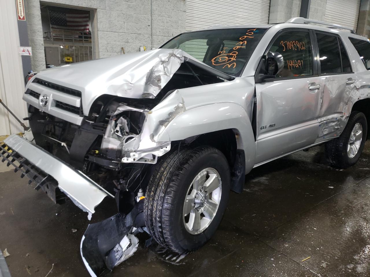 Photo 9 from auction – 2004 TOYOTA 4RUNNER SR with VIN JTEBU14R348019169
