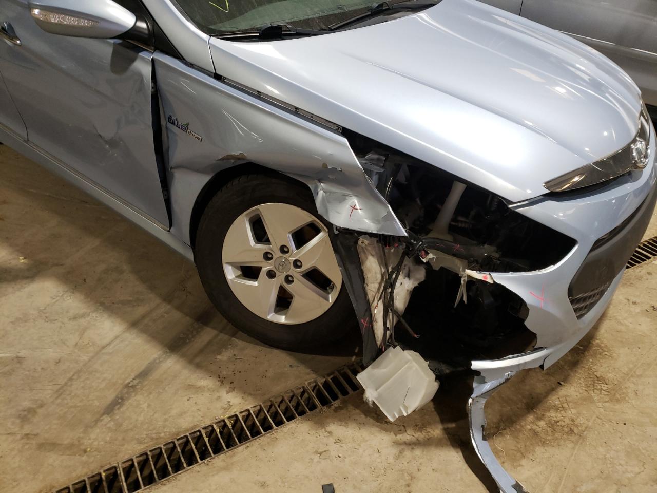 Photo 9 from auction – 2012 HYUNDAI SONATA HYB with VIN KMHEC4A48CA063170