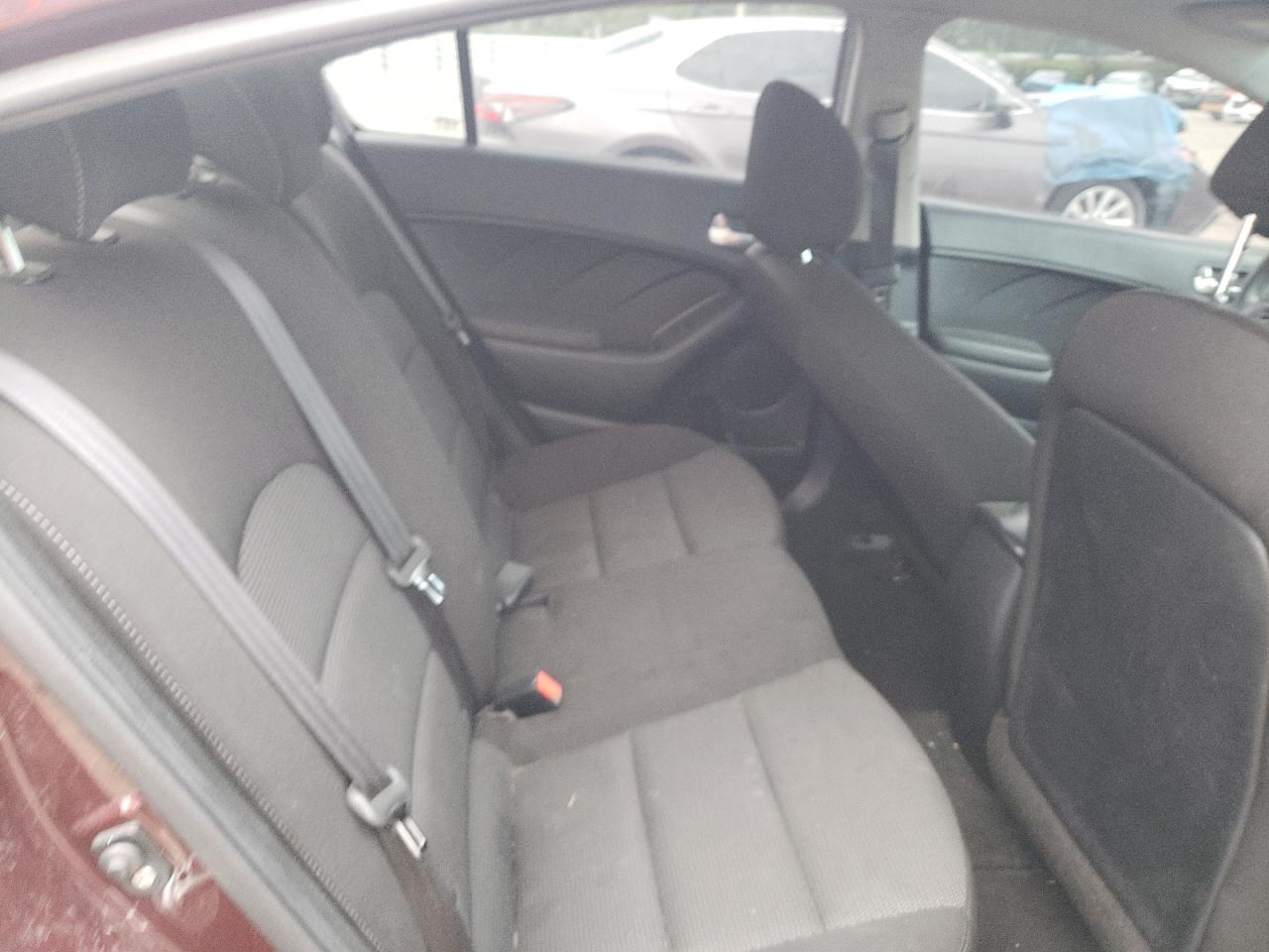 Photo 6 from auction – 2017 KIA FORTE LX with VIN 3KPFK4A76HE149023