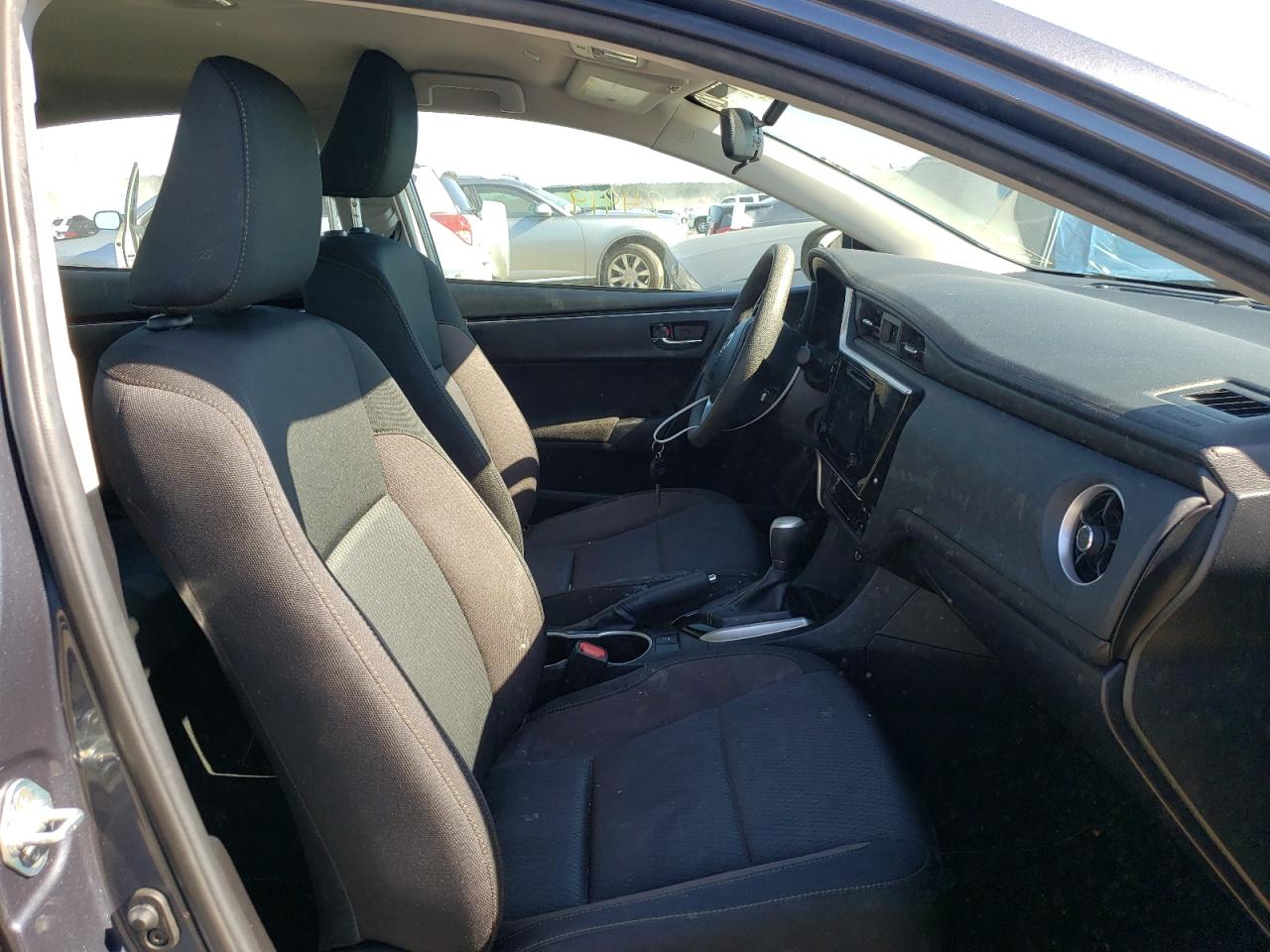 Photo 5 from auction – 2019 TOYOTA COROLLA L with VIN 5YFBURHE0KP948649