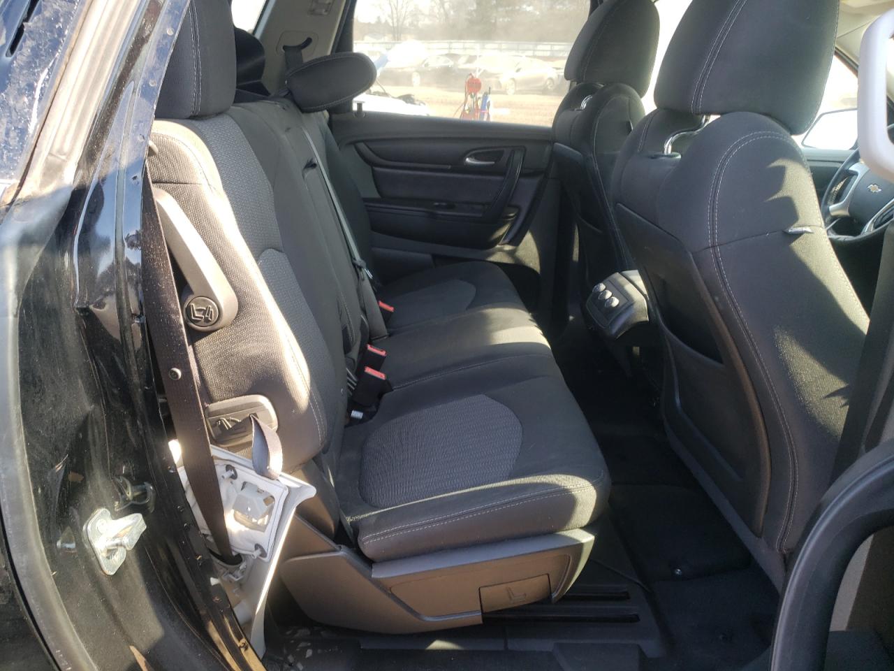 Photo 6 from auction – 2017 CHEVROLET TRAVERSE L with VIN 1GNKRGKD4HJ152514