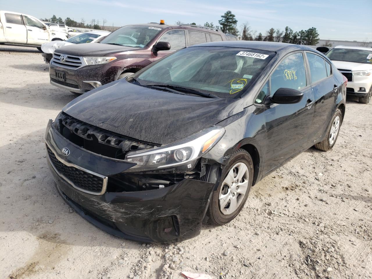 Photo 2 from auction – 2017 KIA FORTE LX with VIN 3KPFK4A7XHE081129