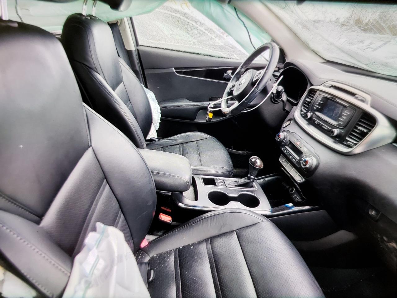 Photo 5 from auction – 2016 KIA SORENTO EX with VIN 5XYPHDA54GG006025
