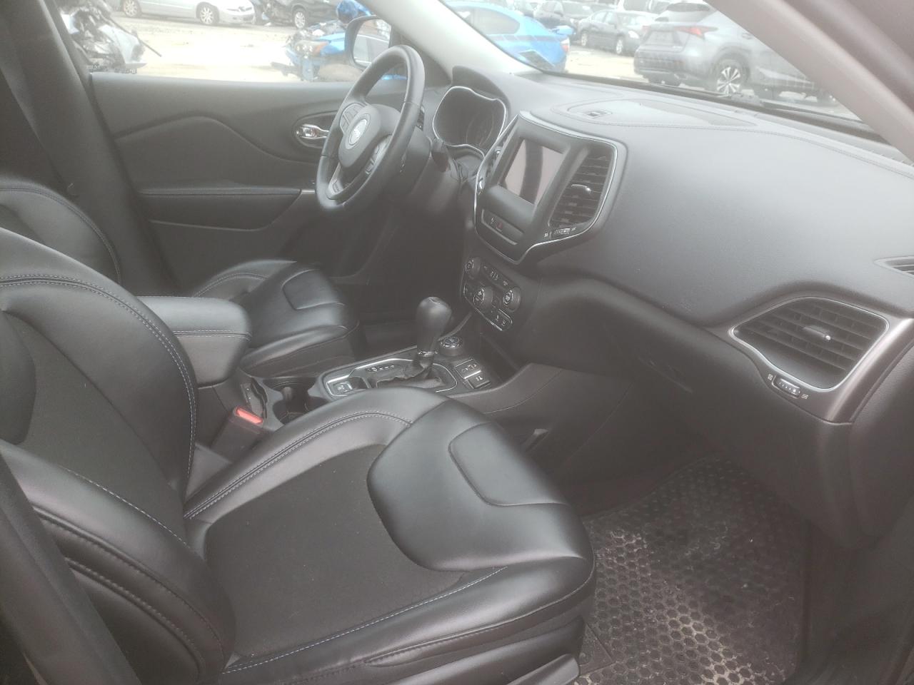 Photo 5 from auction – 2019 JEEP CHEROKEE L with VIN 1C4PJMLX3KD245642
