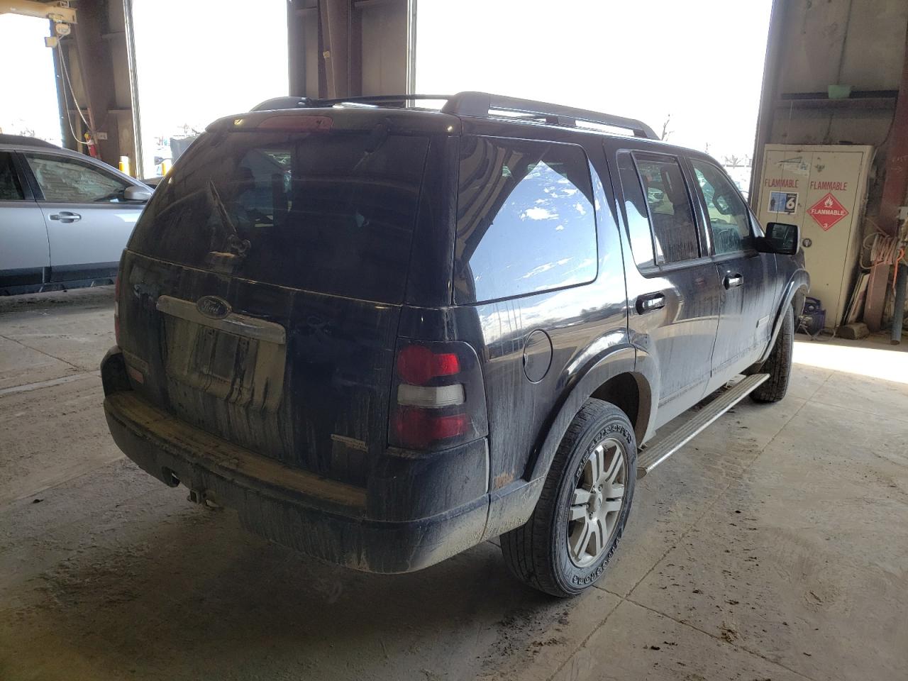 Photo 4 from auction – 2007 FORD EXPLORER L with VIN 1FMEU75E77UA92150