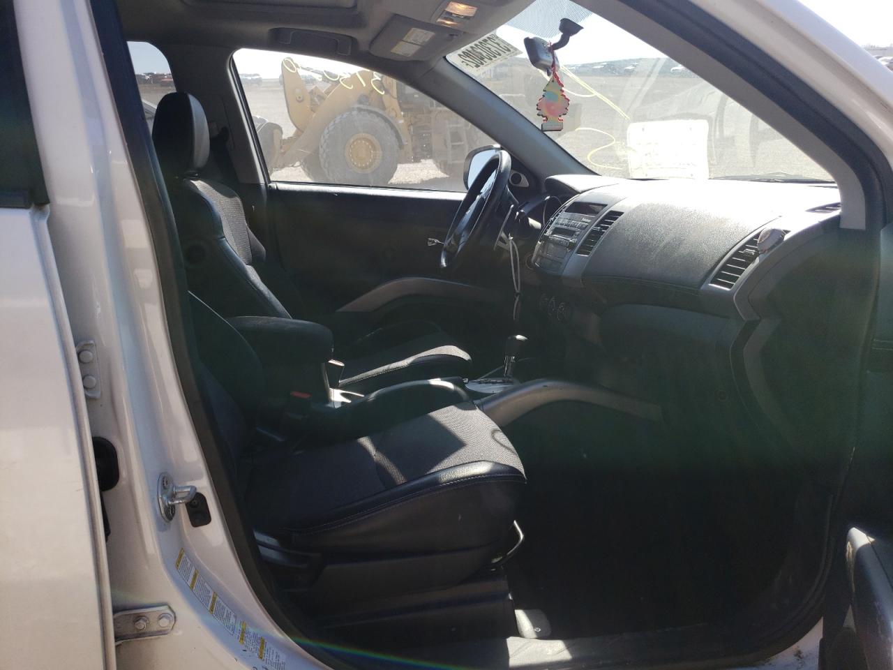 Photo 5 from auction – 2011 MITSUBISHI OUTLANDER with VIN JA4AS3AW0BU017955