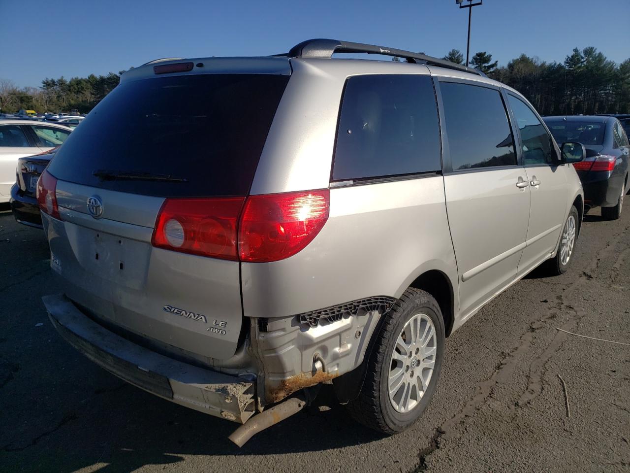 Photo 4 from auction – 2008 TOYOTA SIENNA LE with VIN 5TDBK23C48S019955