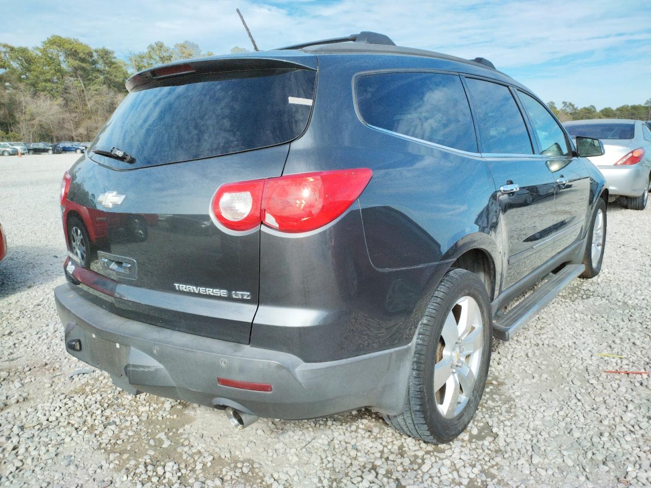 Photo 4 from auction – 2009 CHEVROLET TRAVERSE L with VIN 1GNER33D09S104170