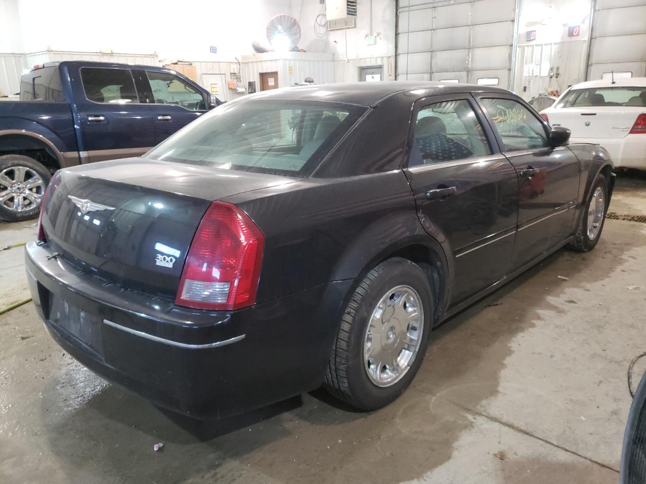 Photo 4 from auction – 2005 CHRYSLER 300 TOURIN with VIN 2C3AA53G65H687841