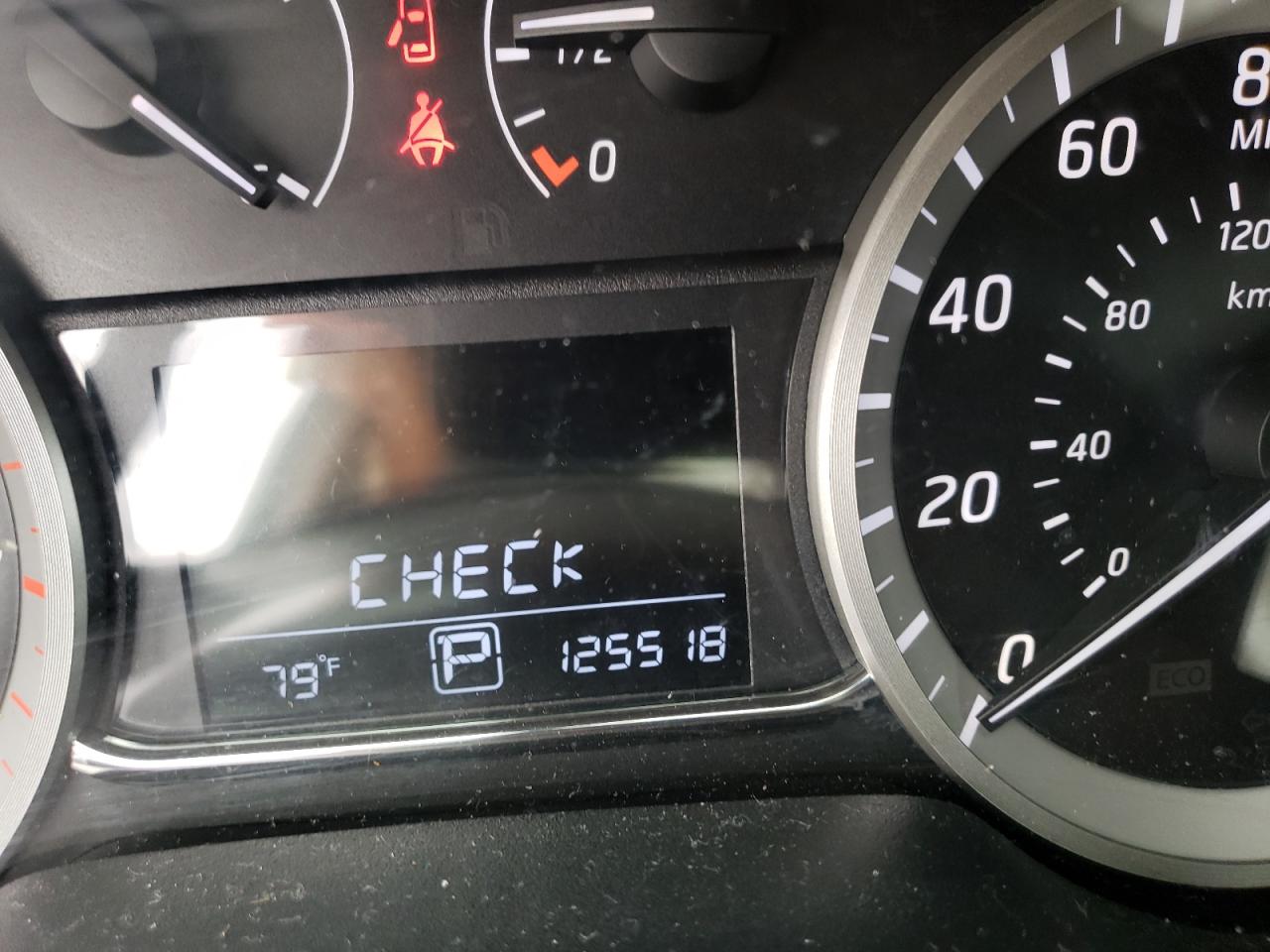 Photo 8 from auction – 2015 NISSAN SENTRA S with VIN 3N1AB7AP0FL642767